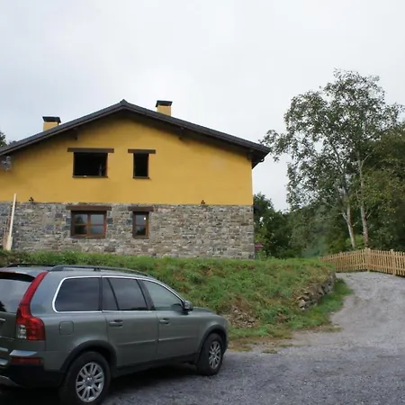 Rural * Llananzanes