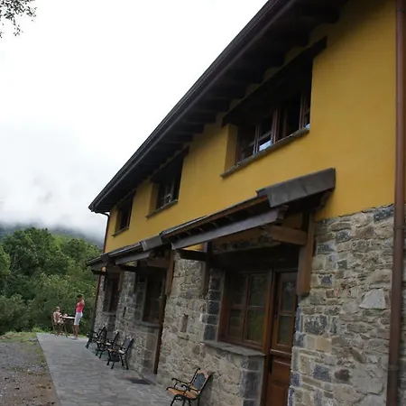 Rural Llananzanes
